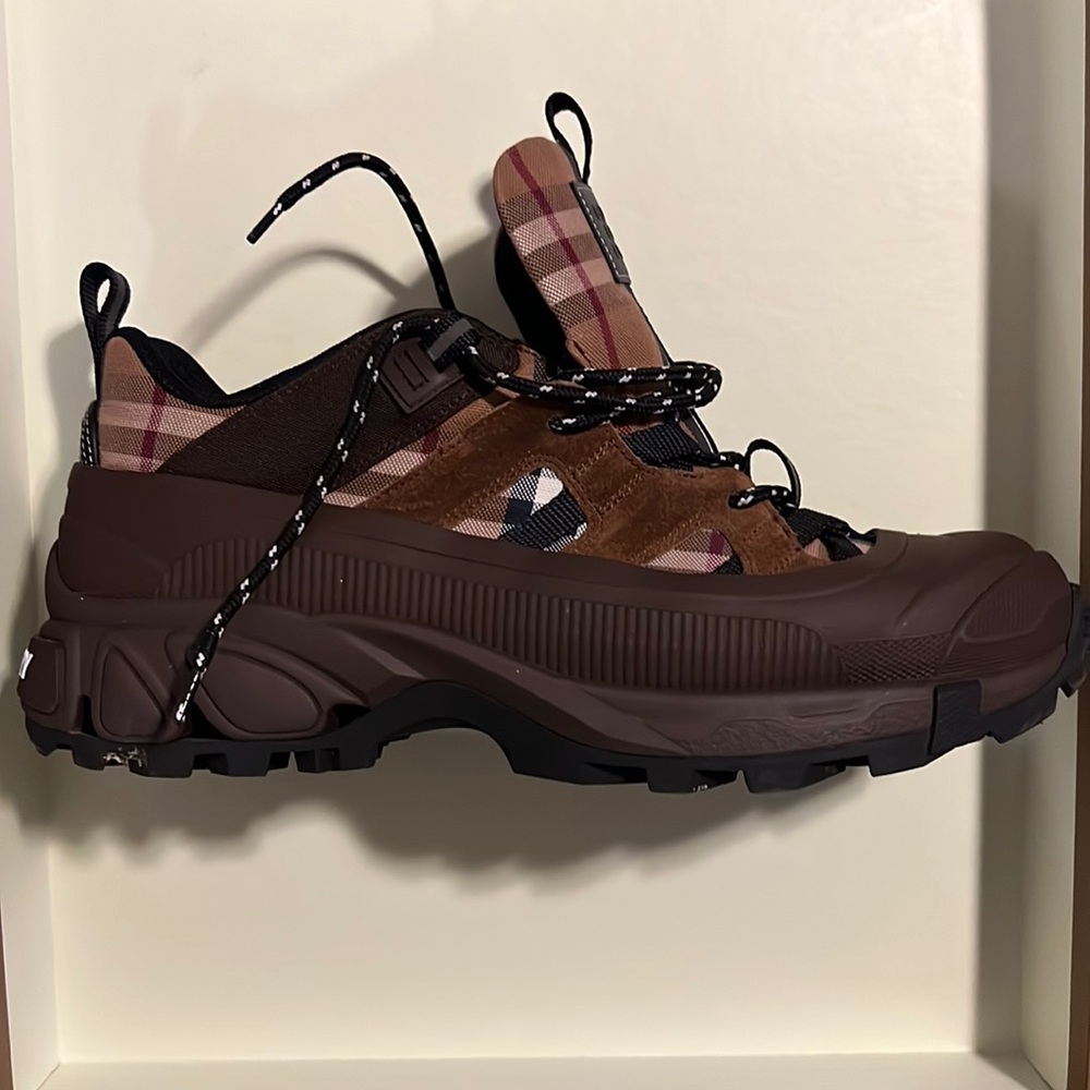 Burberry Shoes Like New Only Wore Once